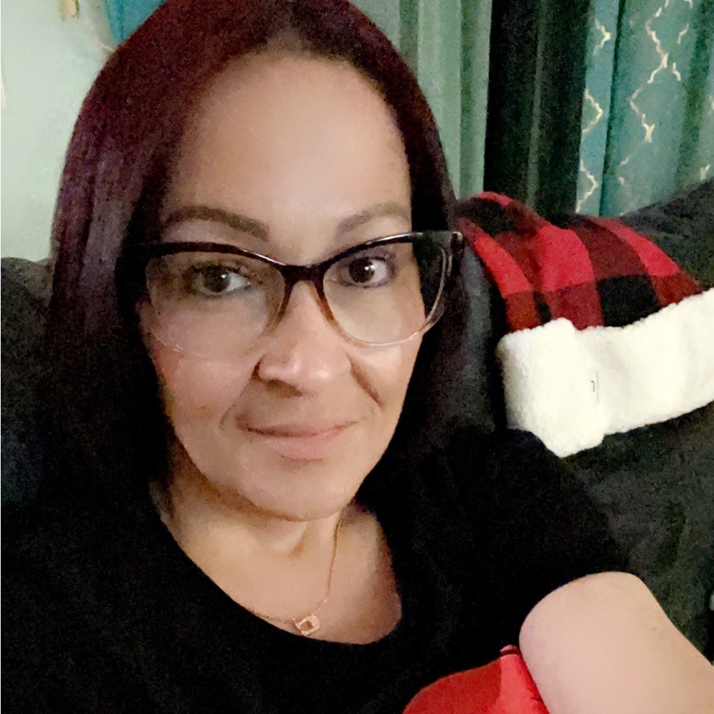 Meet your Posher, Yajaira